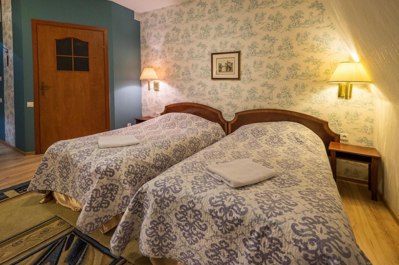Dwor Ostoia Hotell Rymanów Eksteriør bilde