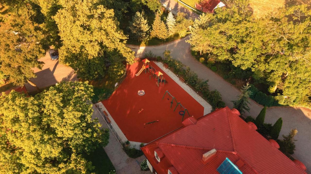 Dwor Ostoia Hotell Rymanów Eksteriør bilde