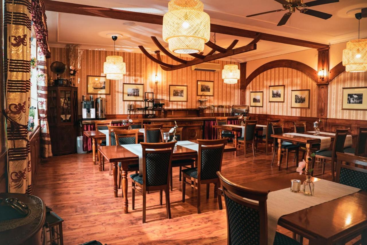 Dwor Ostoia Hotell Rymanów Eksteriør bilde