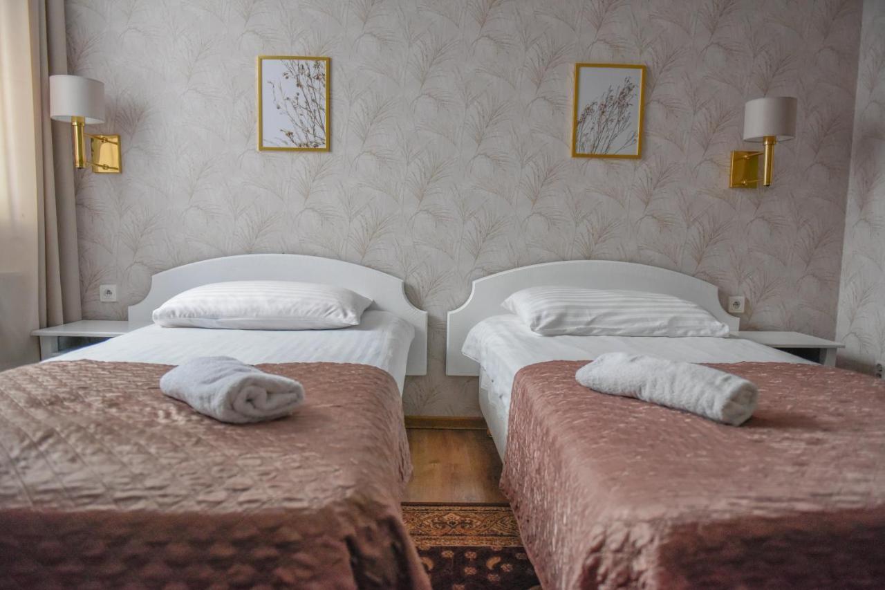 Dwor Ostoia Hotell Rymanów Eksteriør bilde