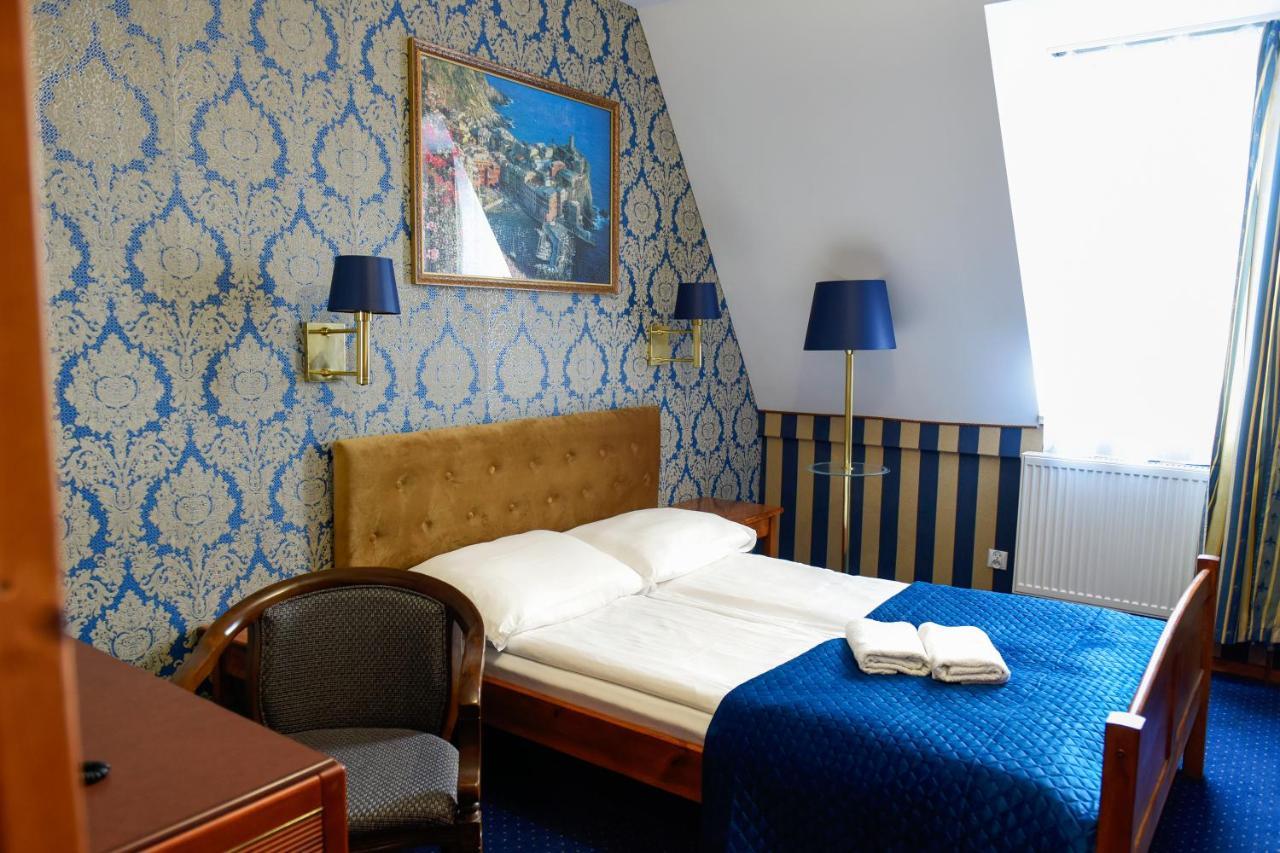 Dwor Ostoia Hotell Rymanów Eksteriør bilde