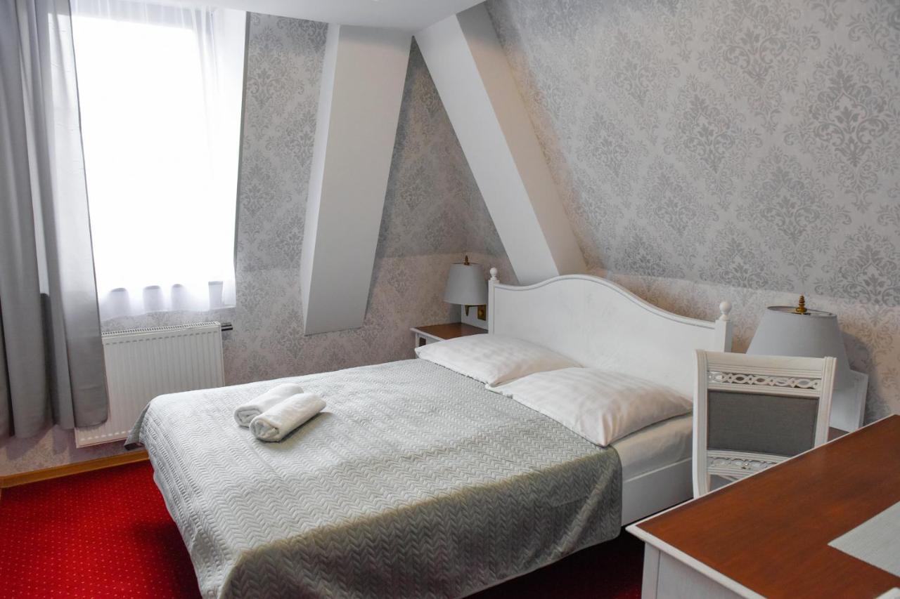Dwor Ostoia Hotell Rymanów Eksteriør bilde