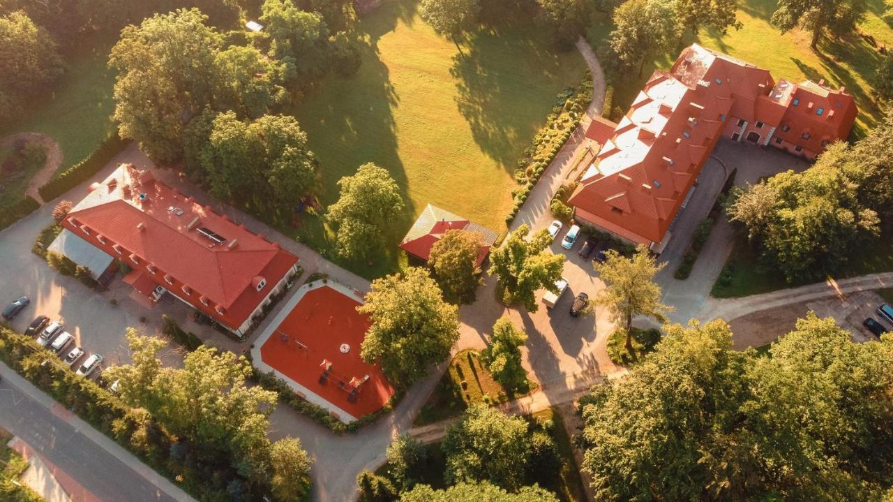 Dwor Ostoia Hotell Rymanów Eksteriør bilde