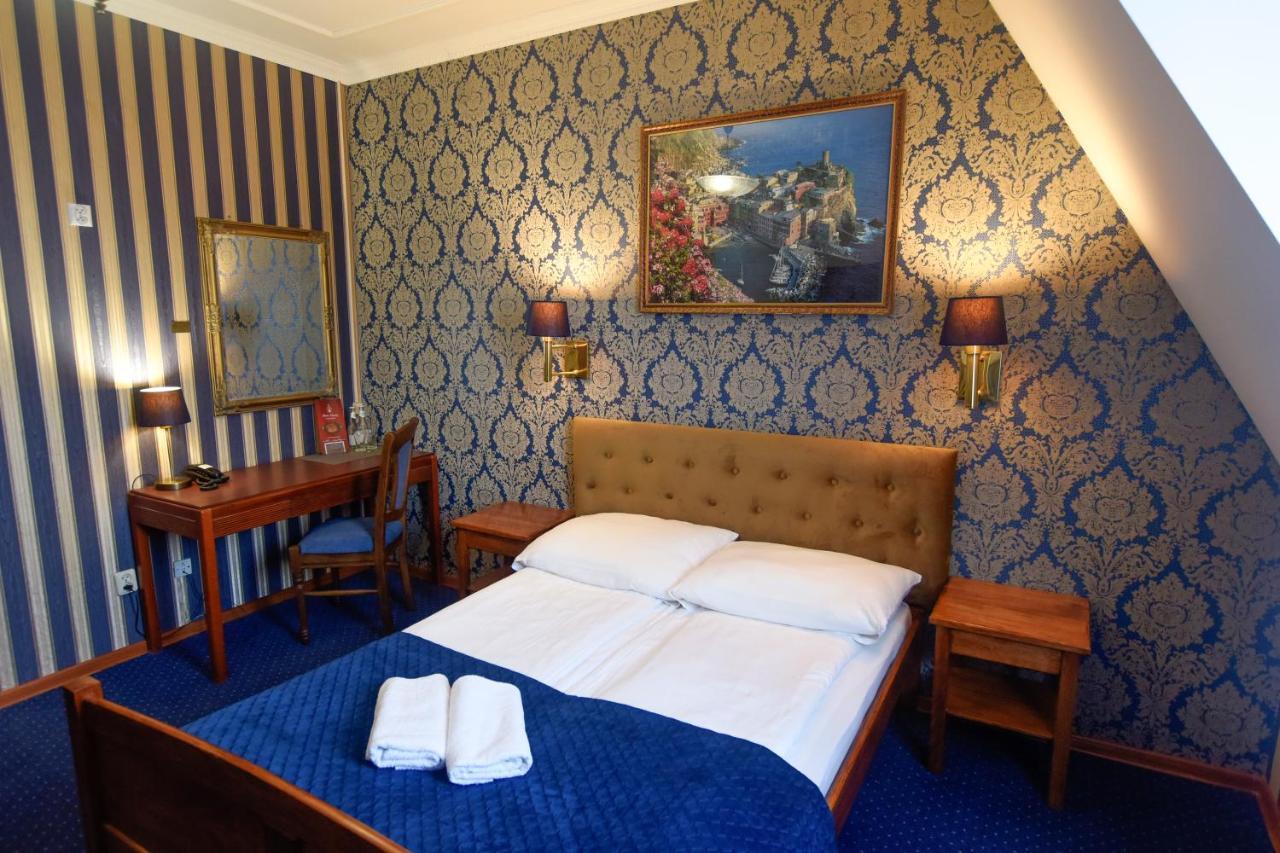Dwor Ostoia Hotell Rymanów Eksteriør bilde