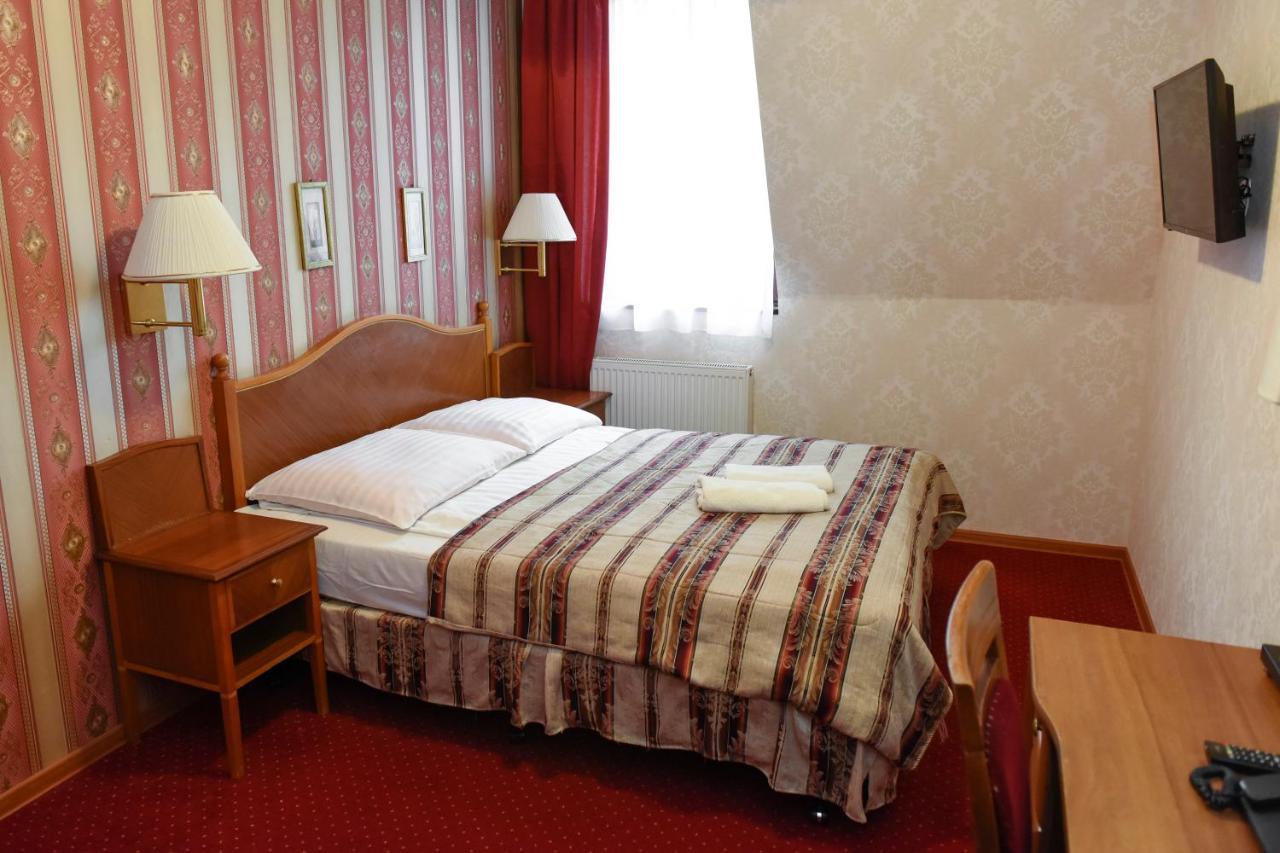 Dwor Ostoia Hotell Rymanów Eksteriør bilde