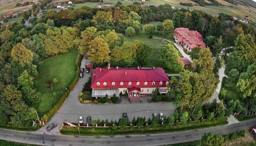 Dwor Ostoia Hotell Rymanów Eksteriør bilde