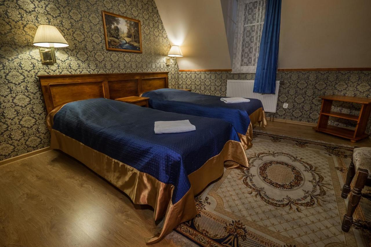 Dwor Ostoia Hotell Rymanów Eksteriør bilde